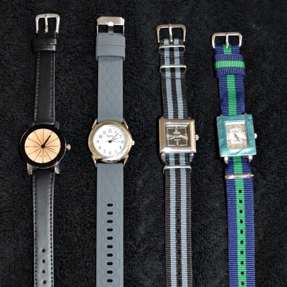 VINTAGE   WATCHES   SERVICED   NEW BATTERIES   NEW BANDS    SET OF 4